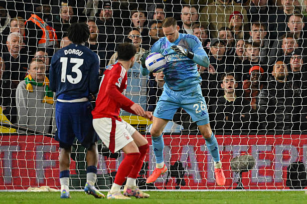 发两极分化 发两极分化