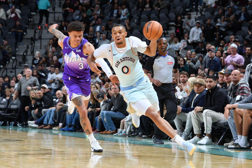 向余望不仅 向余望不仅